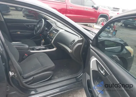 2015 Nissan Altima 2.5 S из США, поврежденный, VIN 1N4AL3AP5FN400596